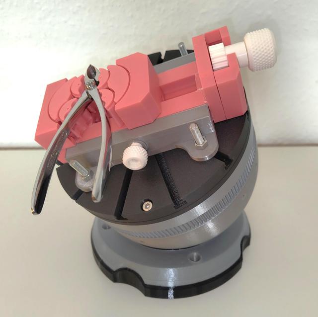 Dovetail-Adapter for Highly Adjustable Ball Vise System 3D model thumbnail