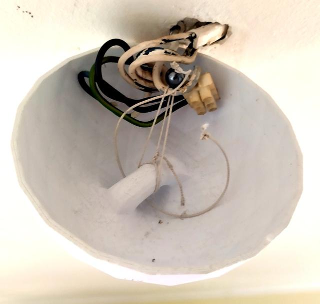 Geometric Ceiling Cover – Elastic-Mounted Cable & Fixture Hole Cap 3D model thumbnail