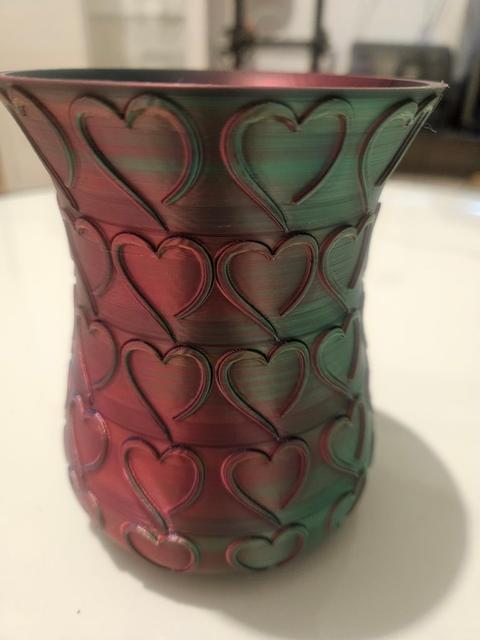 Heart Vase 3D model thumbnail