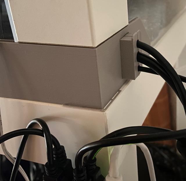 Prusa Enclosure V2 - MMU2S strain relief 3D model thumbnail