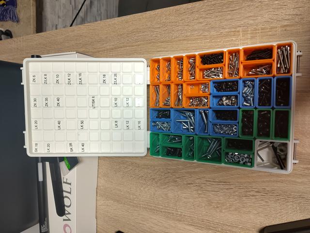 Rugged Gridfinity Box Lid Insert with Half Sizes 3D model thumbnail
