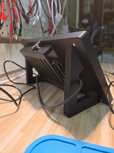 Waveshare 10.1 inch DSI Touch Stand 3D model thumbnail