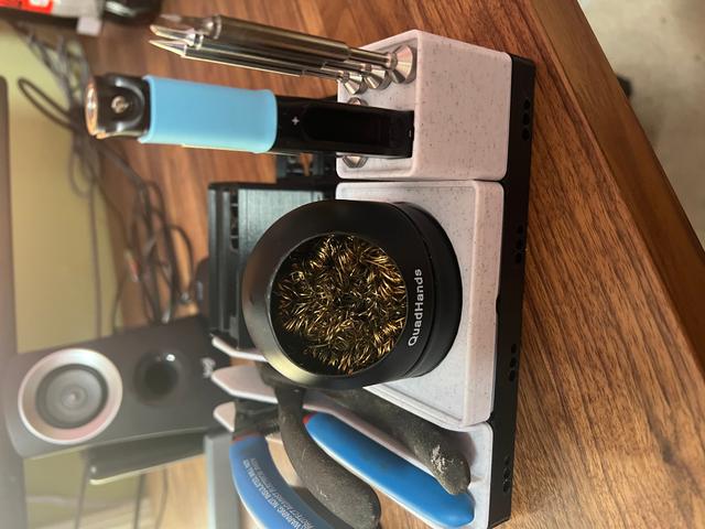 QuadHands Solder Tip Cleaner Gridfinity 3D model thumbnail