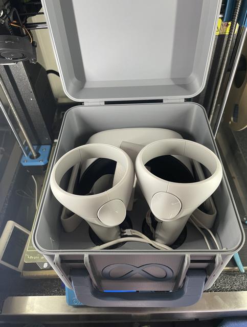 Quest 2 Case to Fit MK3 size bed - Remix of Oculus Quest 2 Case 3D model thumbnail