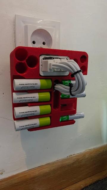 USB C battery charger  3D model thumbnail