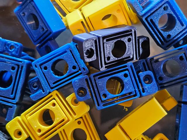 E3NG 1.2 - Flexi Inserts for Stock Leadscrew Nuts 3D model thumbnail