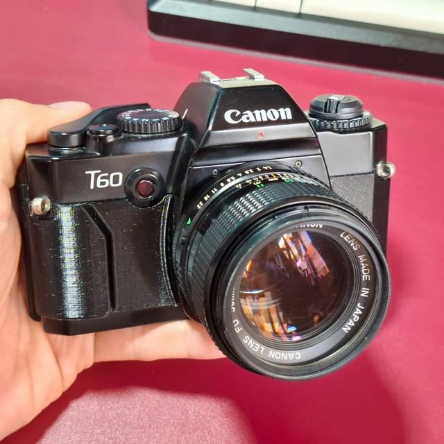 Canon T60 grips 3D model thumbnail