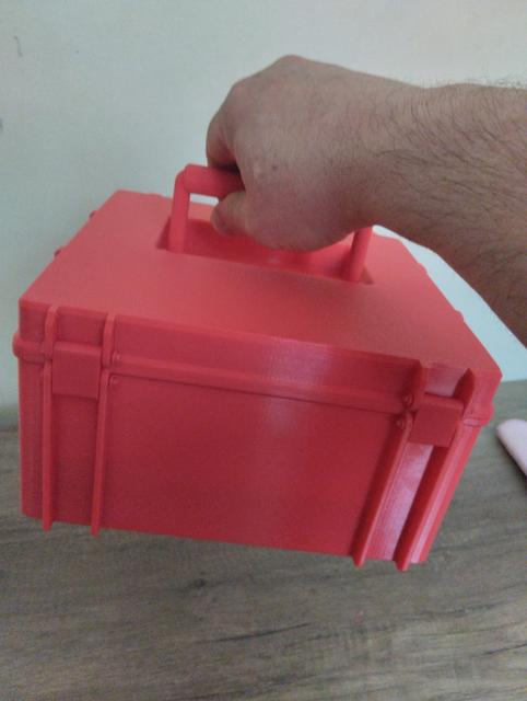 Box with handle 3D model thumbnail