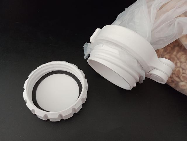 Screw Cap 2 Seal 3D model thumbnail