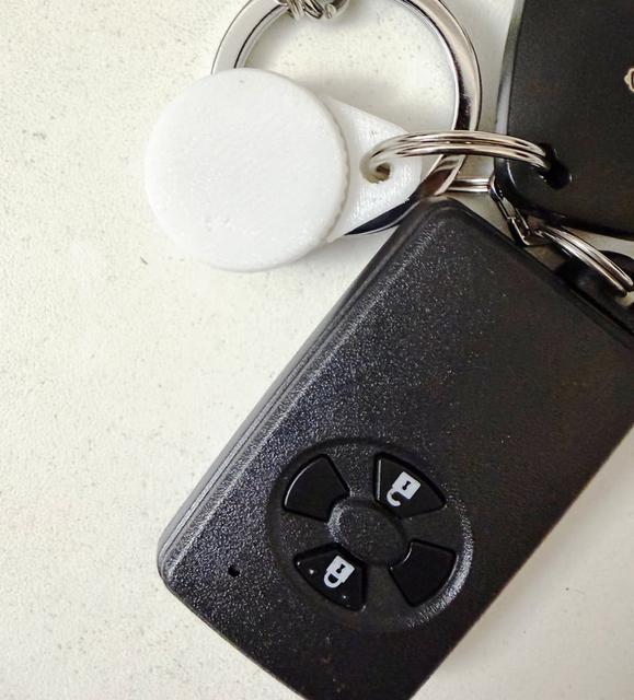  Keychain coin cell battery holder (CR2032, CR1632) 3D model thumbnail