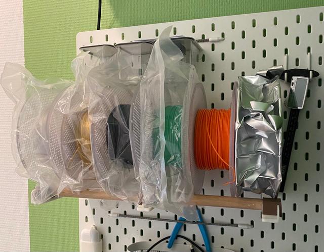 Skaldis Filemant Spool Holder (Center and Adapters) 3D model thumbnail