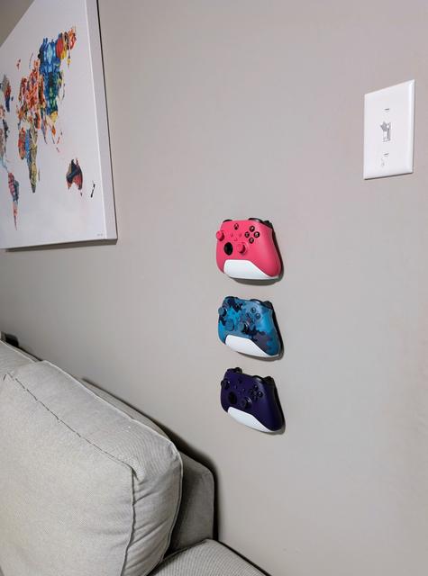 Xbox Controller Stand for Tables and Walls 3D model thumbnail