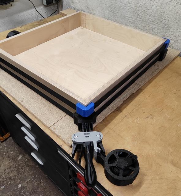 corner belt clamp, picture frame clamp 3D model thumbnail