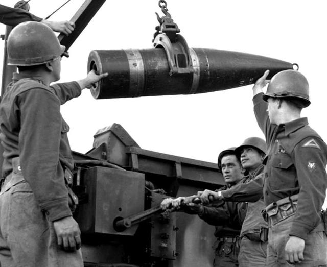 280mm Atomic artillery shell "Atomic Annie" 3D model thumbnail