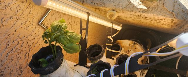 Hydroponic LED Holder Short 3D model thumbnail
