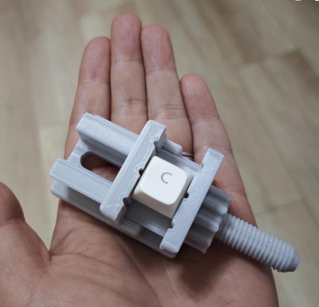 Baby vise (type B) 3D model thumbnail