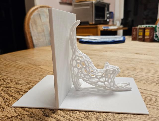 Voronoi Cat Stretch Bookend 3D model thumbnail