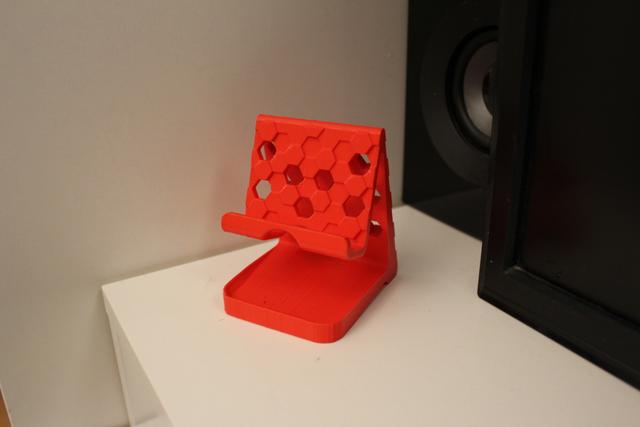 Simplified Phone Holder by xanoy 3D model thumbnail