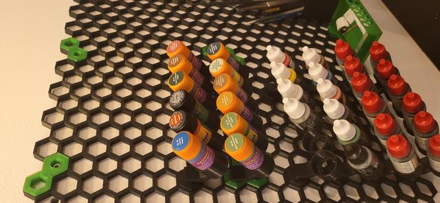 Honeycomb Storage Wall miniature paint holder (Zvezda) 3D model thumbnail