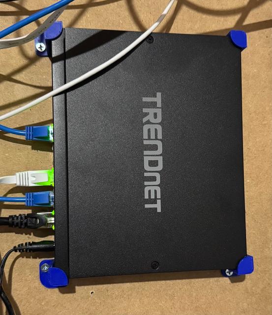 TrendNet TEG-S570 version of the corner brackets 3D model thumbnail