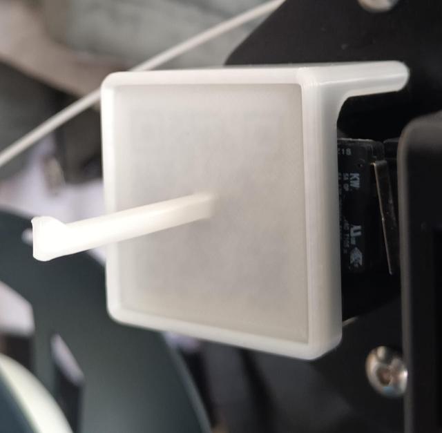 QR Cover Round Thin Layer Scraper Holder 3D model thumbnail