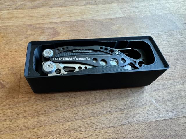 Gridfinity Leatherman Skeletool Holder 3D model thumbnail