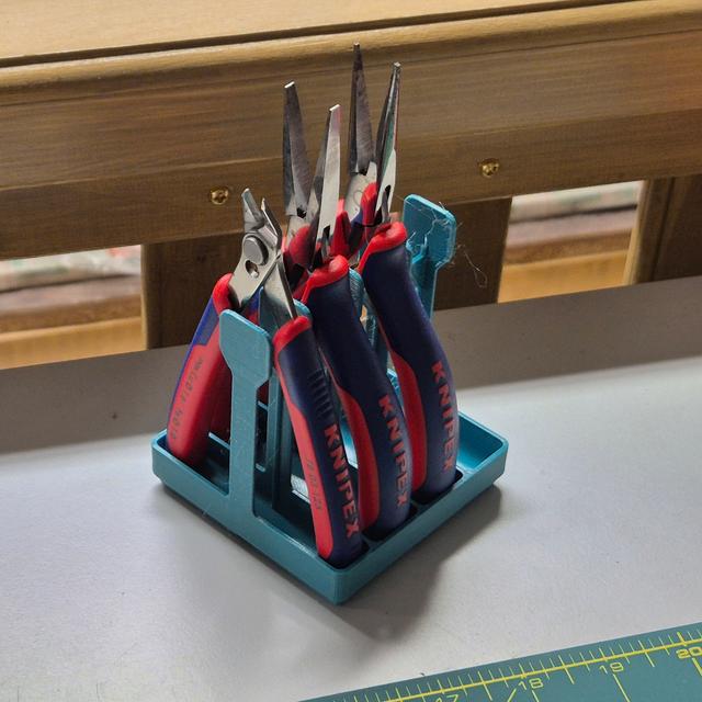 Gridfinity Nippers Pliers Strippers Rack 2x2 3D model thumbnail