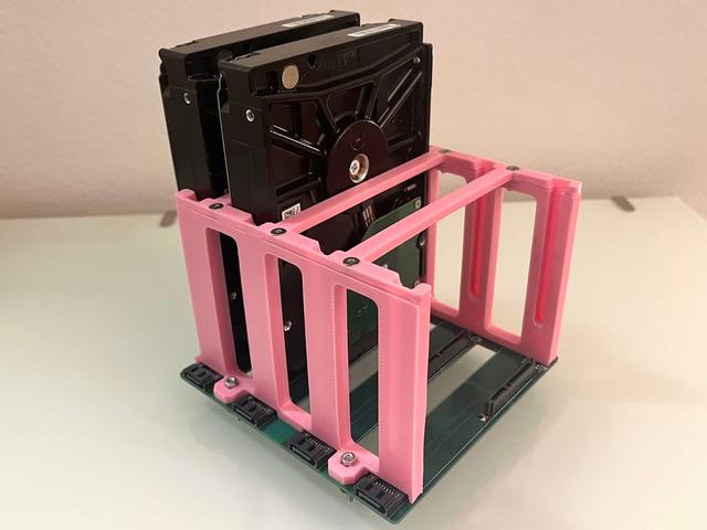 Toolless Drive Cage - 4x HDD (SATA Backplane) 3D model thumbnail