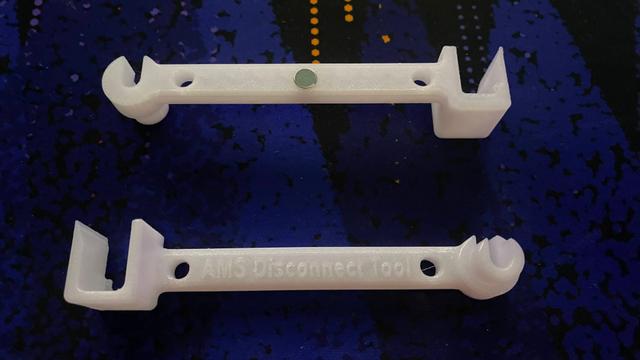 Remix Bambu AMS Disconnect Tool with Magnet cutout 3D model thumbnail