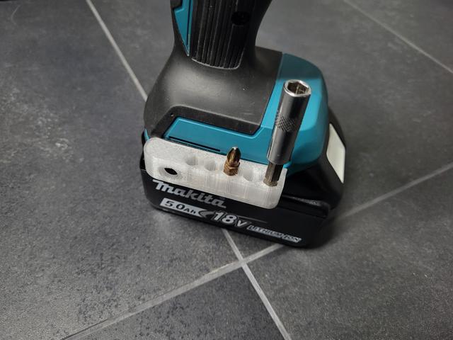 Makita Magnetic Bit Holder 3D model thumbnail