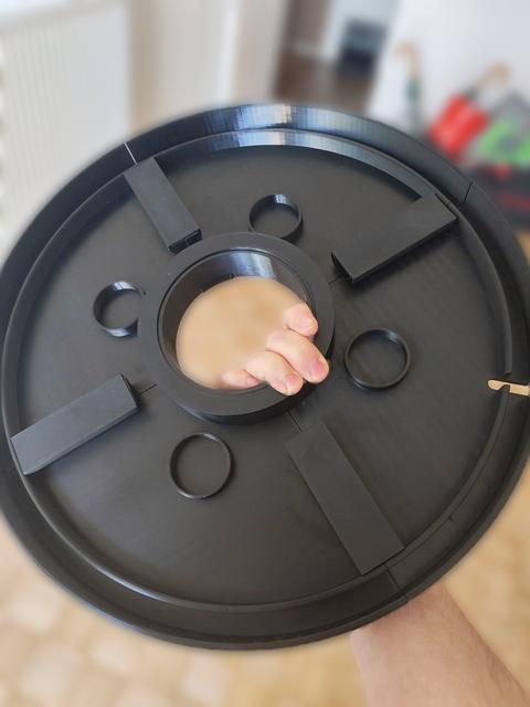Modular Hydroponic Tower Bucket Lid with no Glue or Bolts 3D model thumbnail