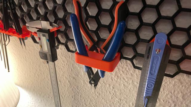Honeycomb Wall Dual Cutters Holder 3D model thumbnail
