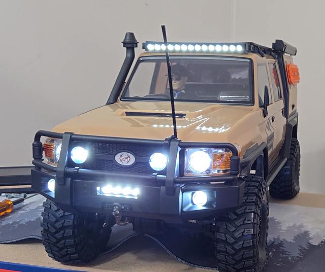 RGT Land Commander Antenna and Front Spot Light Mount 3D model thumbnail
