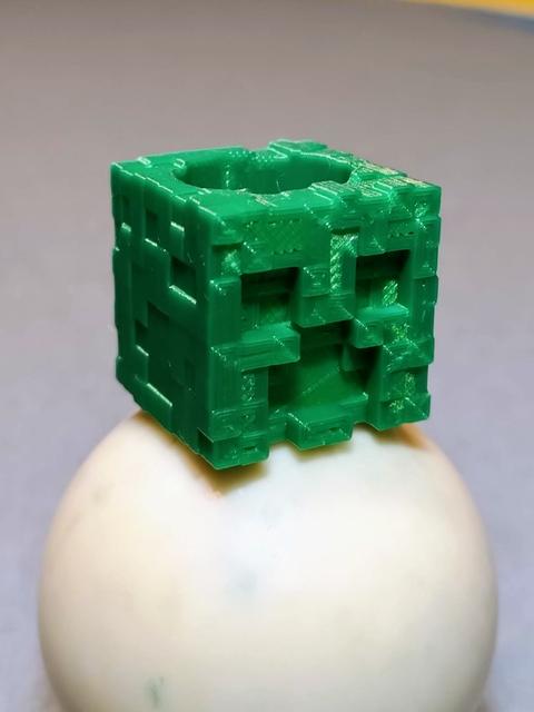 Minecraft Creeper scout woggle - Canuto o pasa pañuelo para Scouts y lobatos 3D model thumbnail