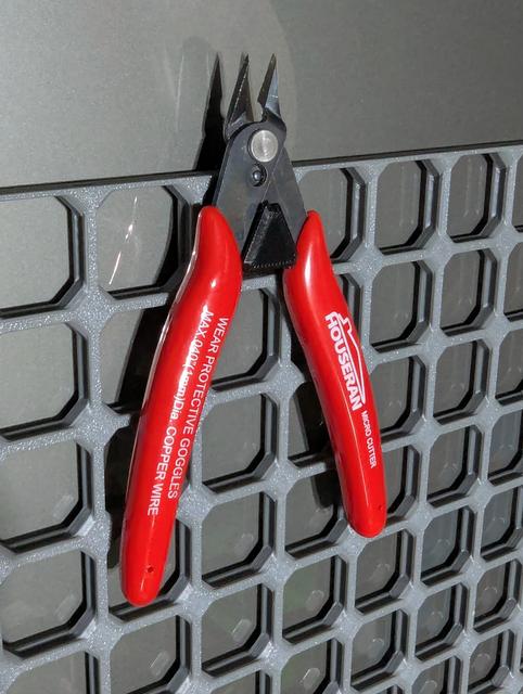 openGrid - Flush cutter / snips / pliers holder 3D model thumbnail