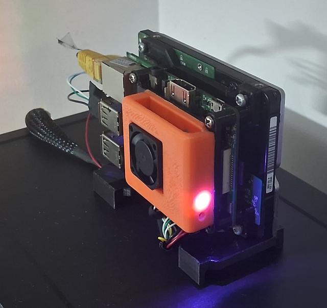 Case Raspberry Pi com SSD/HD 3D model thumbnail