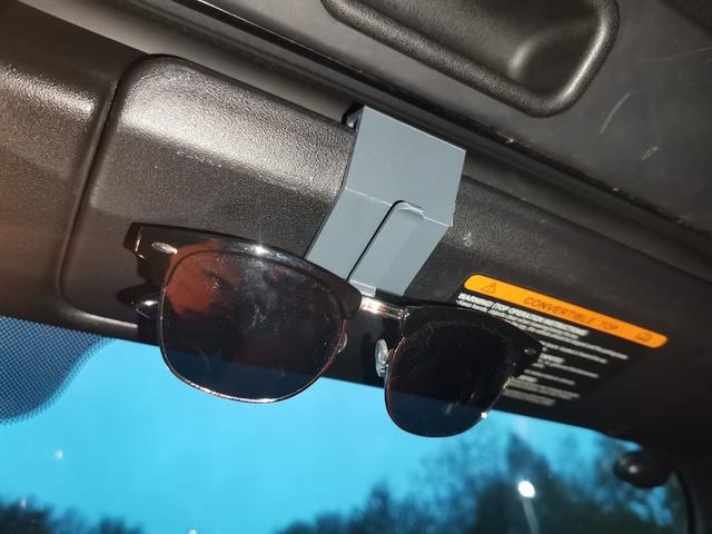 Mazda mx-5 Nc sun visor sunglasses mount/clip 3D model thumbnail