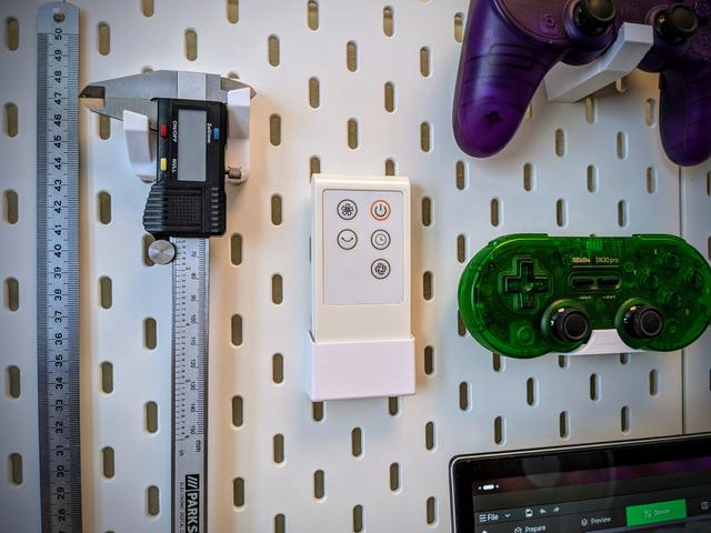 Skadis remote holder 3D model thumbnail