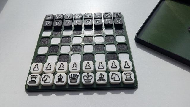 Compact Chess Set 3D model thumbnail