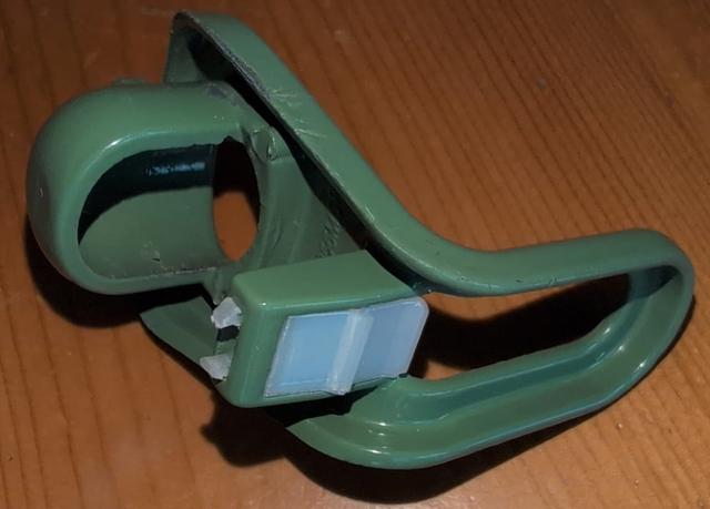 RSPB Seed feeder clips 3D model thumbnail