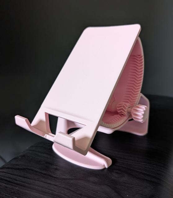 Returned the Classic phone plate to the remix 3D model thumbnail