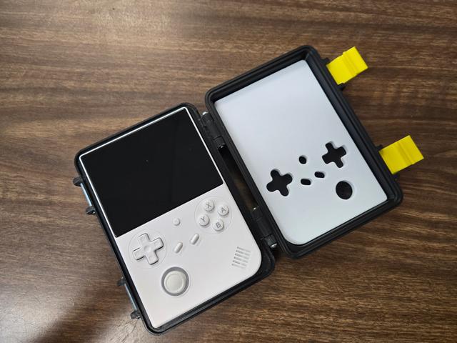 RG40XXV Rugged Box 3D model thumbnail