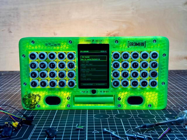 [GR3ML1N] A Handheld Cyberdeck 3D model thumbnail