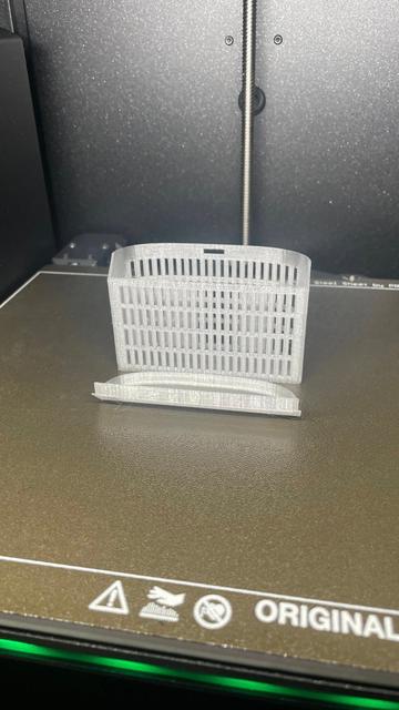 Desiccant bin and lid with locking tab 3D model thumbnail