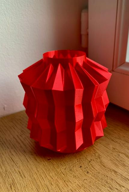  Geometric vase/pot  3D model thumbnail