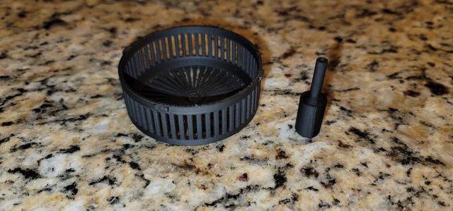 Desiccant Bin & Coupler Cap 3D model thumbnail