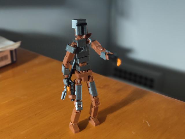 Lucky 13 Larger Shoulder pauldron and Mandalorian parts 3D model thumbnail