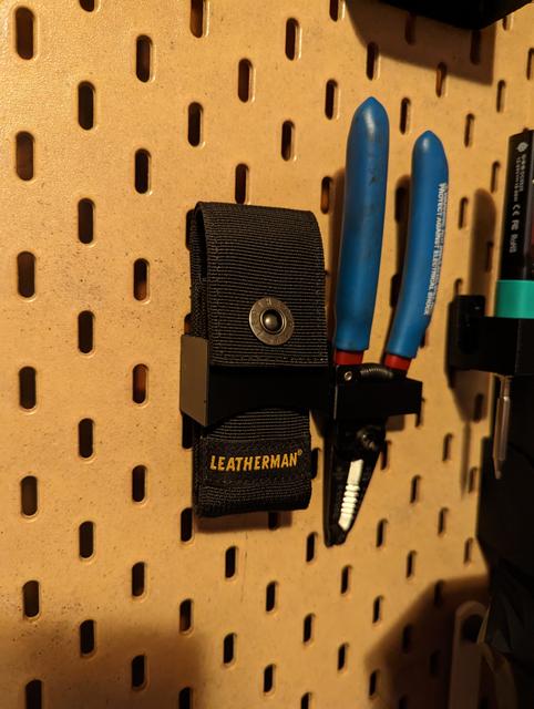 Leatherman Multitool (Wingman) Skadis Mount 3D model thumbnail