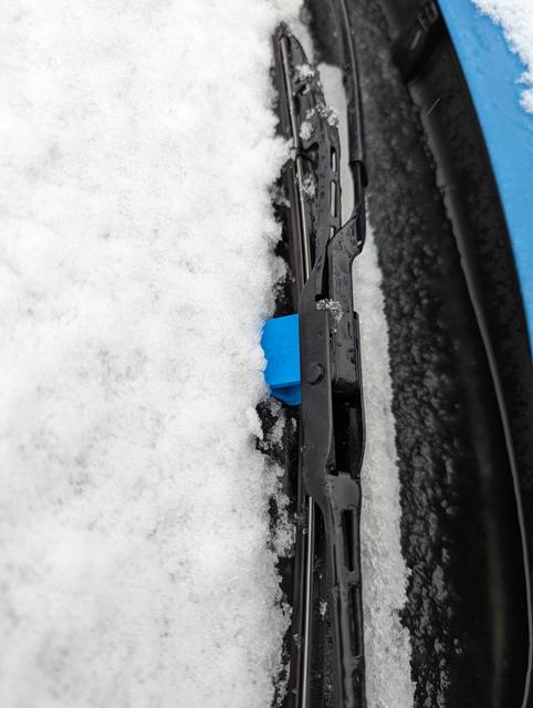 Car Wiper Anti-Freeze Clip w/ Snowflake Icon 3D model thumbnail
