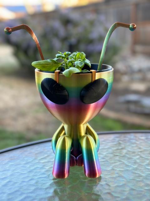 Alien Eyes and Antenna for 130% Robert Planters 3D model thumbnail